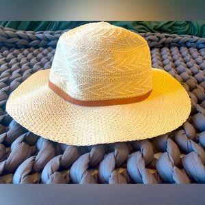 Beautiful fall / summer hat